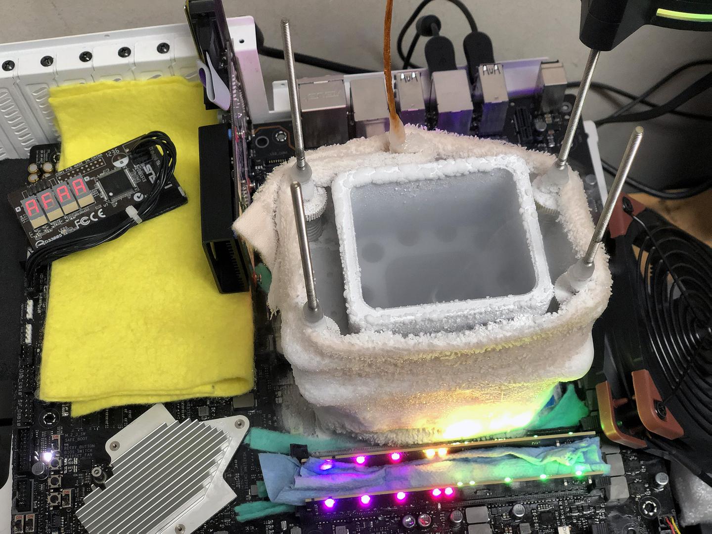معالج AMD Threadripper 3970X يصل لتردد 5.75GHz على جميع الأنوية 32
