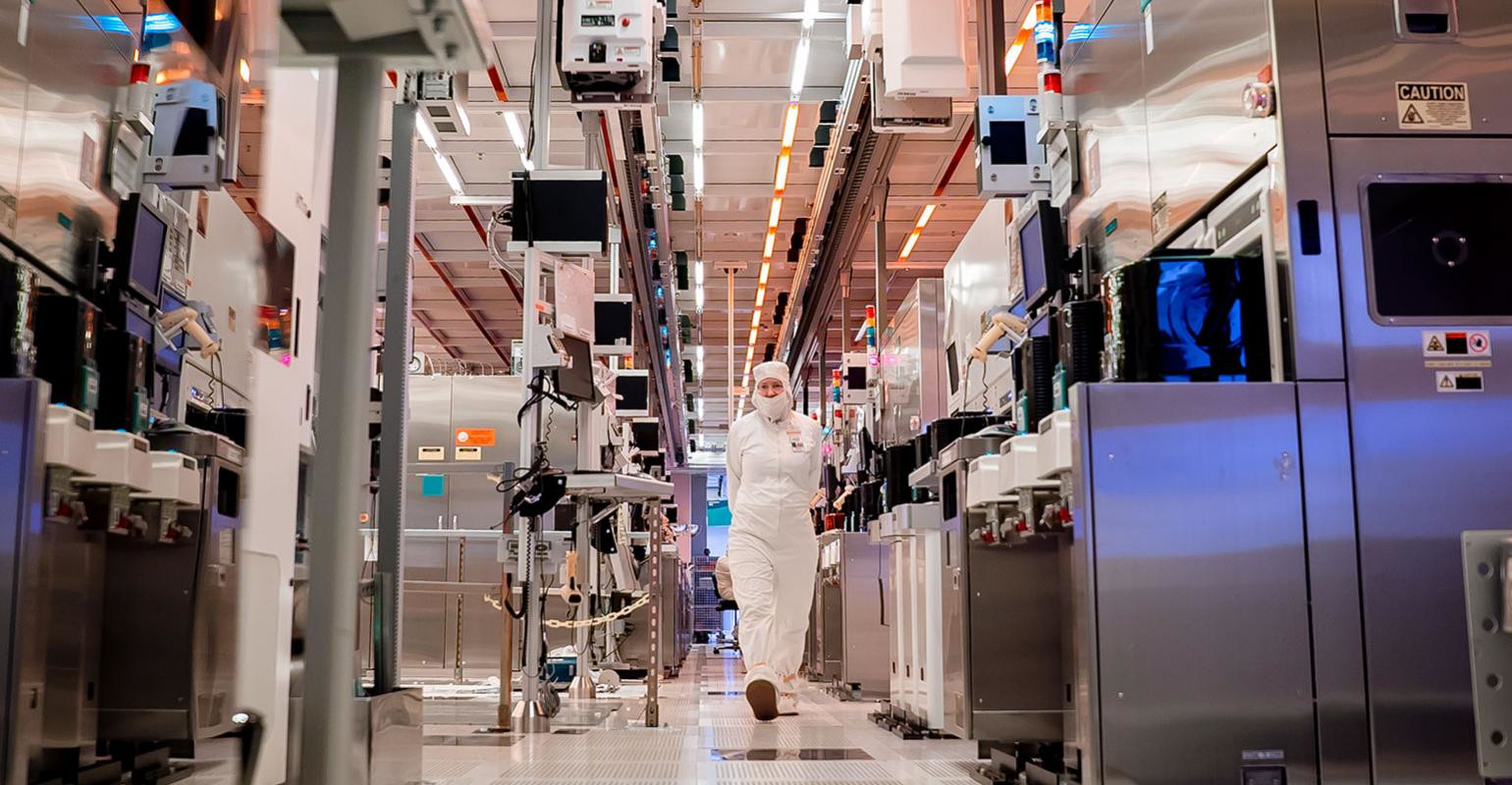 شركة Intel تعود مرة أخري كأكبر مورد لـ أشباه الموصلات في العالم 2019 ! بروسيسور انتل