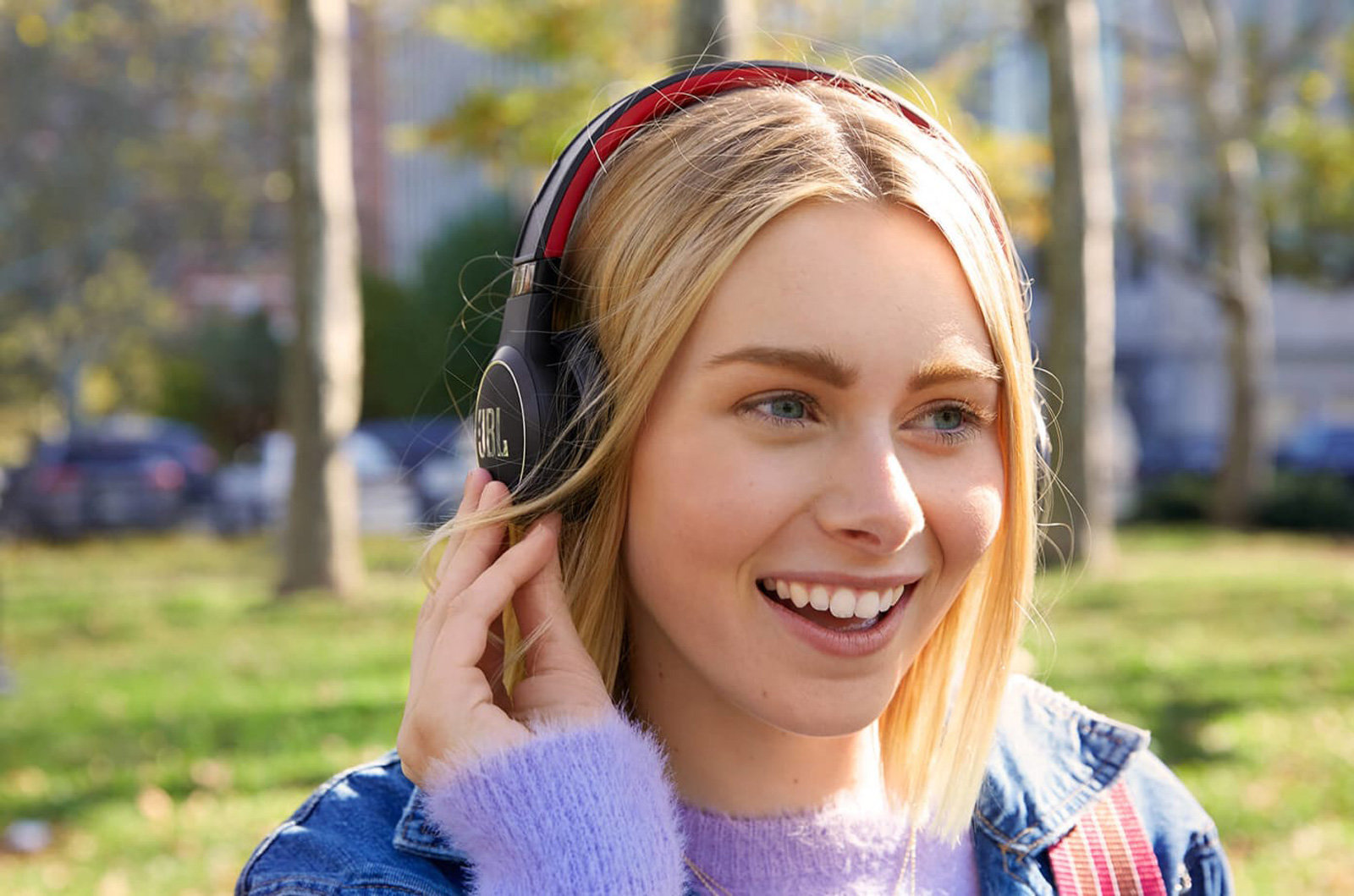 شركة JBL تبدأ بجمع الأموال من الجمهور لتطوير سماعات تعمل بطاقة الضوء!