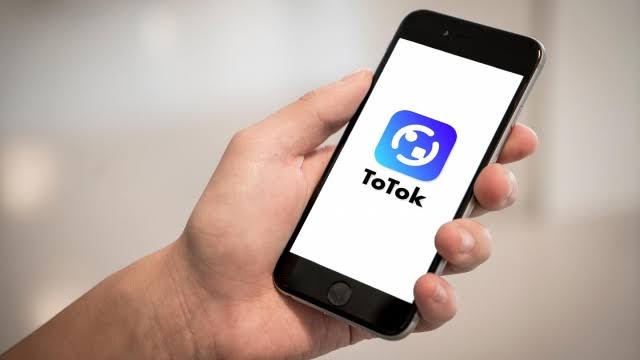 بعد إزالته للتجسس..تطبيق توتوك ToTok يعود لمتجر جوجل بلاي مرة أخرى