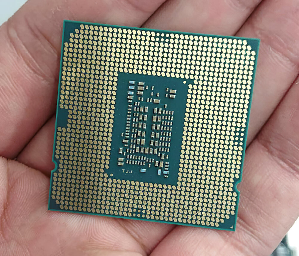 صور معالج Intel Core i5-10400 تظهر للنور ، ملك الفئة المتوسطة الجديد!