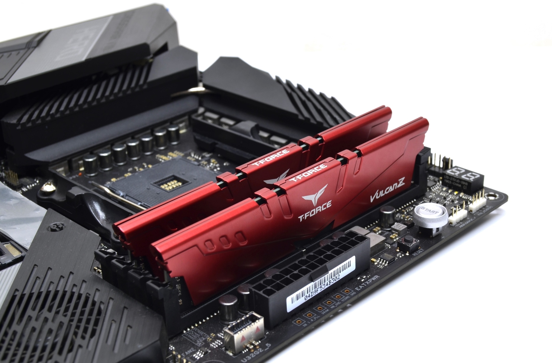 TEAMGROUP تعلن عن ذاكرتي T-FORCE VULCAN Z و DARK Z gaming بحجم 32GB !