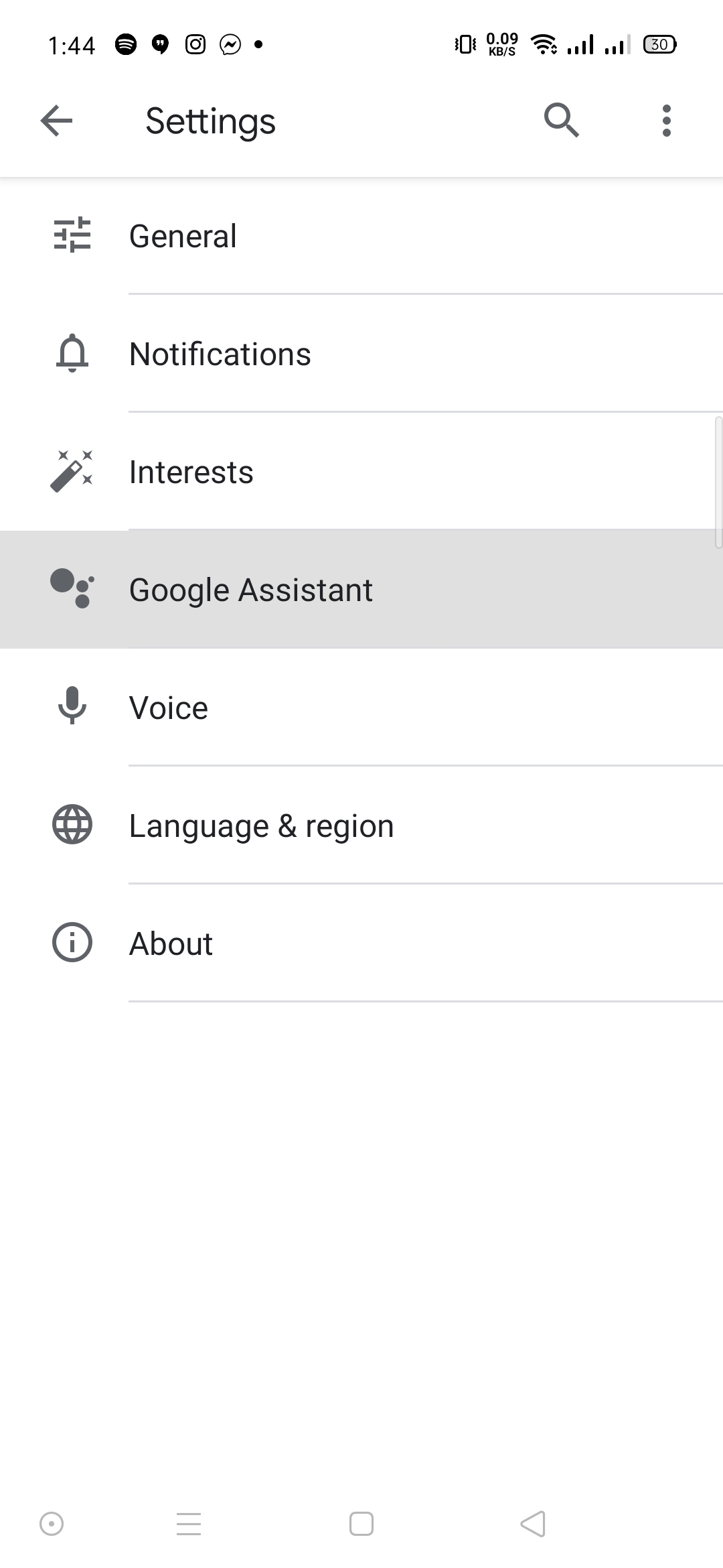 عند الدخول على الإعدادات، قم بإختيار Google Assistant.