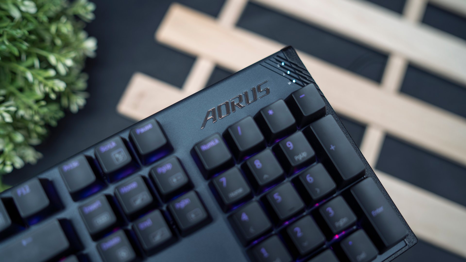 مراجعة لوحة المفاتيح الميكانيكية للألعاب AORUS K1