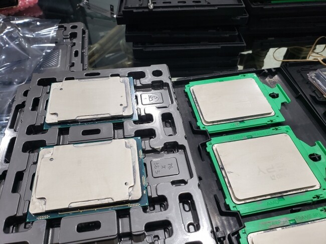 AMD EPYC vs Intel Cascade Lake Xeons CPU