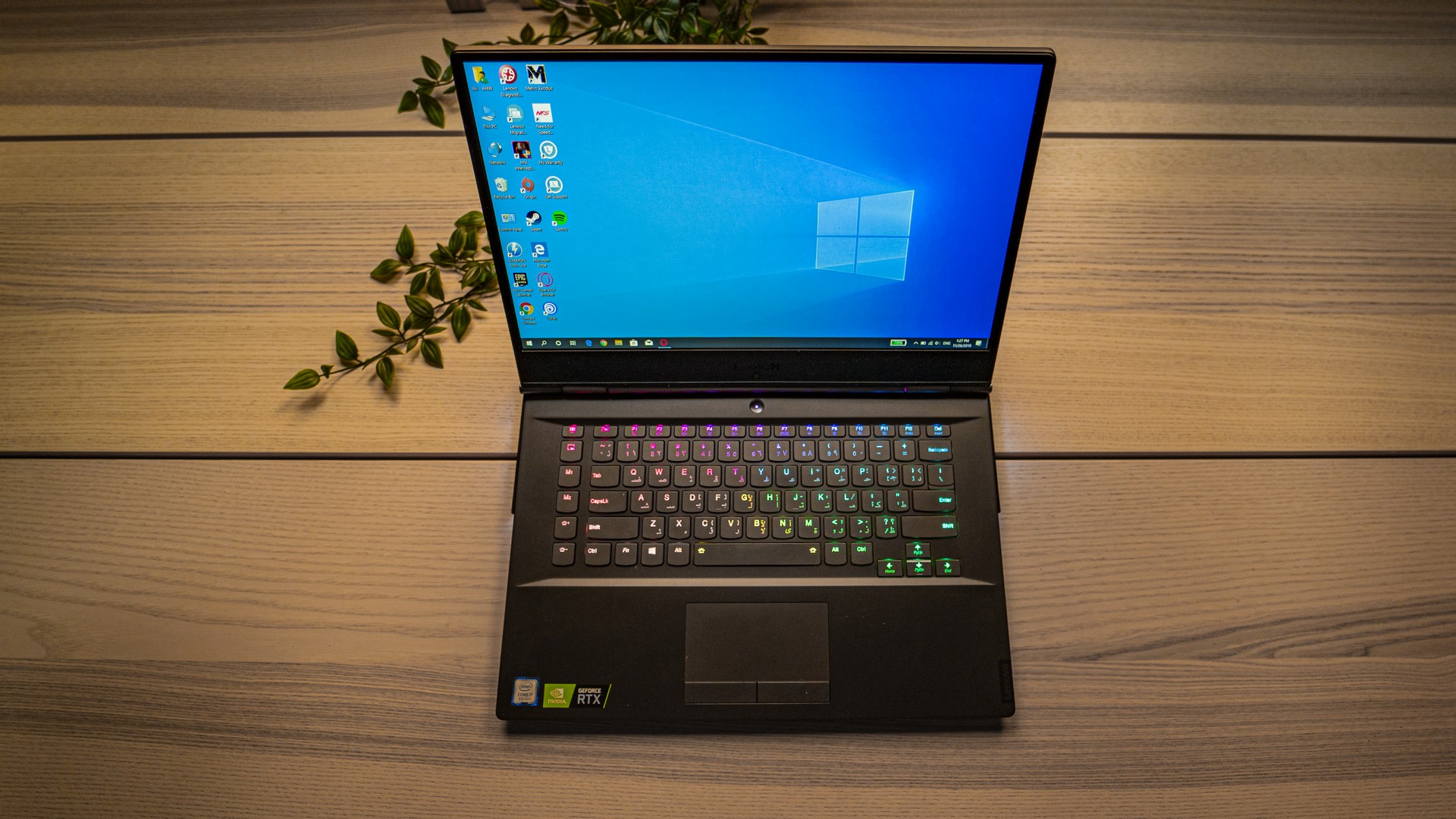 سلسلة حواسب الألعاب Lenovo Legion Y-Series كيف تصنع سلسلة حواسب ناجحة