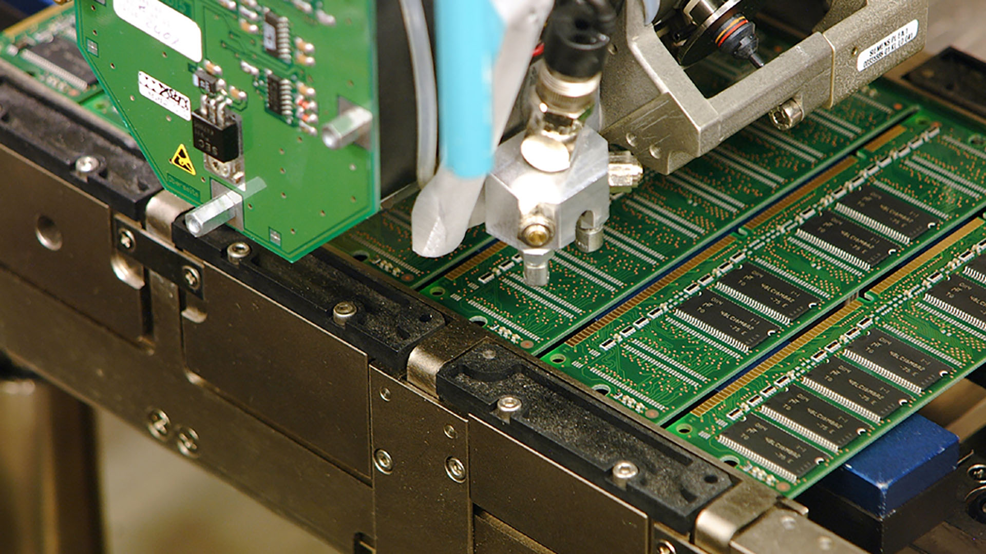 وحدات الـ RAM قد تشهد إنخفاضاً في الأسعار مع وحدات الـ SSD!