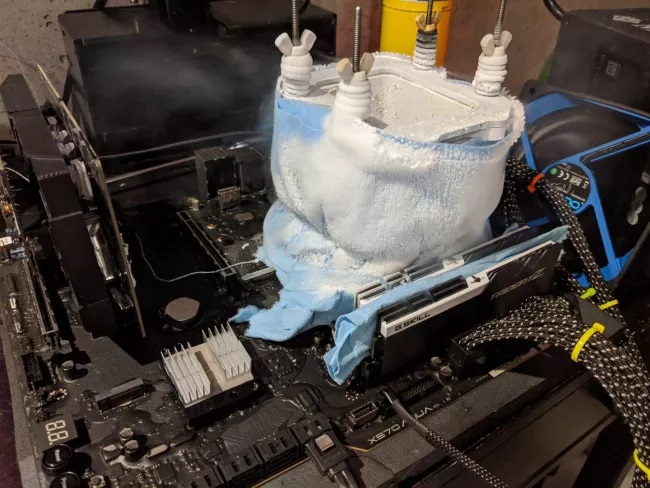 العضو Splave يسجل كسر سرعة قياسي جديد مع معالج AMD Ryzen 9 3900XT