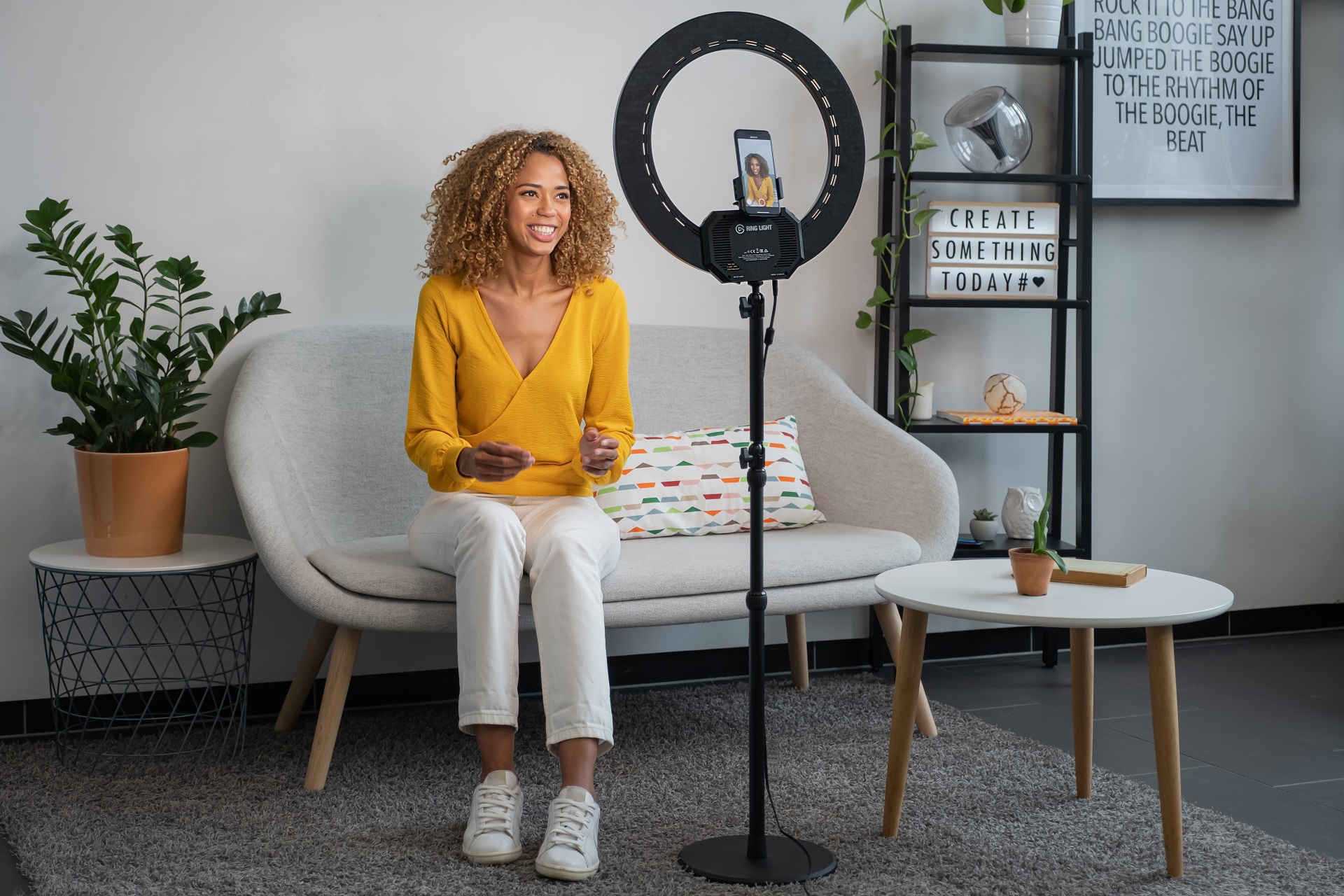 شركة Elgato تطلق حلقة الإضاءة الجديدة Ring Light لصناع المحتوى!