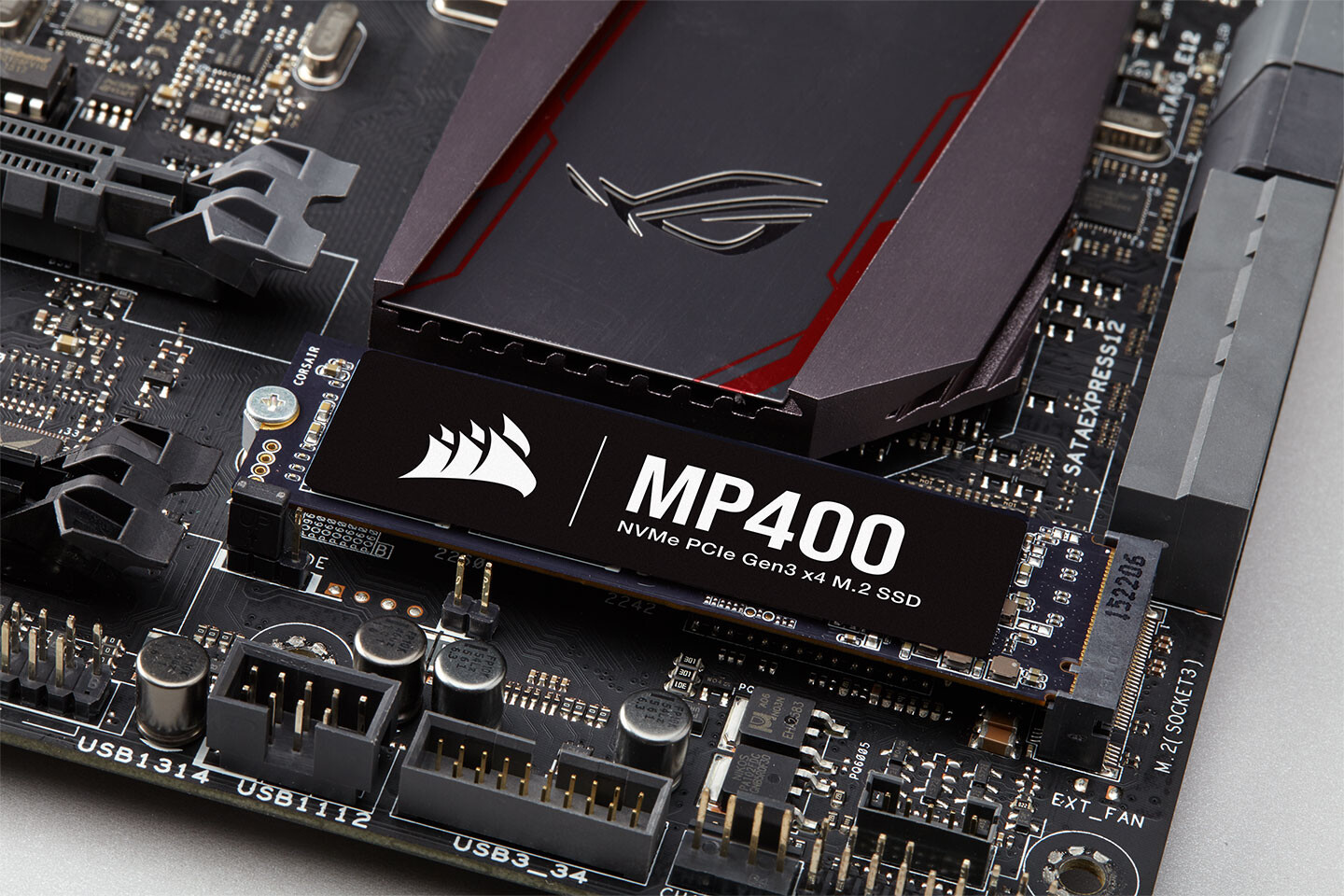 شركة CORSAIR تعلن عن وحدة التخزين MP400 من الحالة الصلبة بسعة حتى 8TB