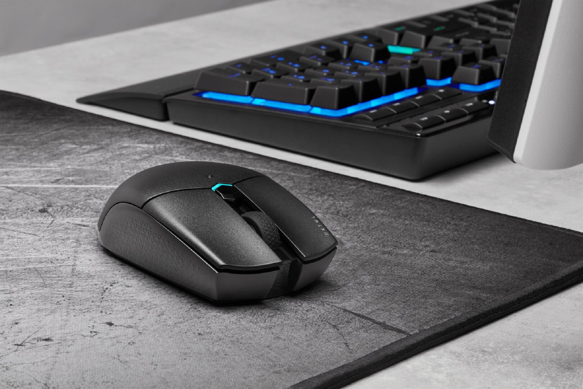 شركة Corsair تطلق فأرتي KATAR PRO لألعاب الـ MOBA والـ FPS!