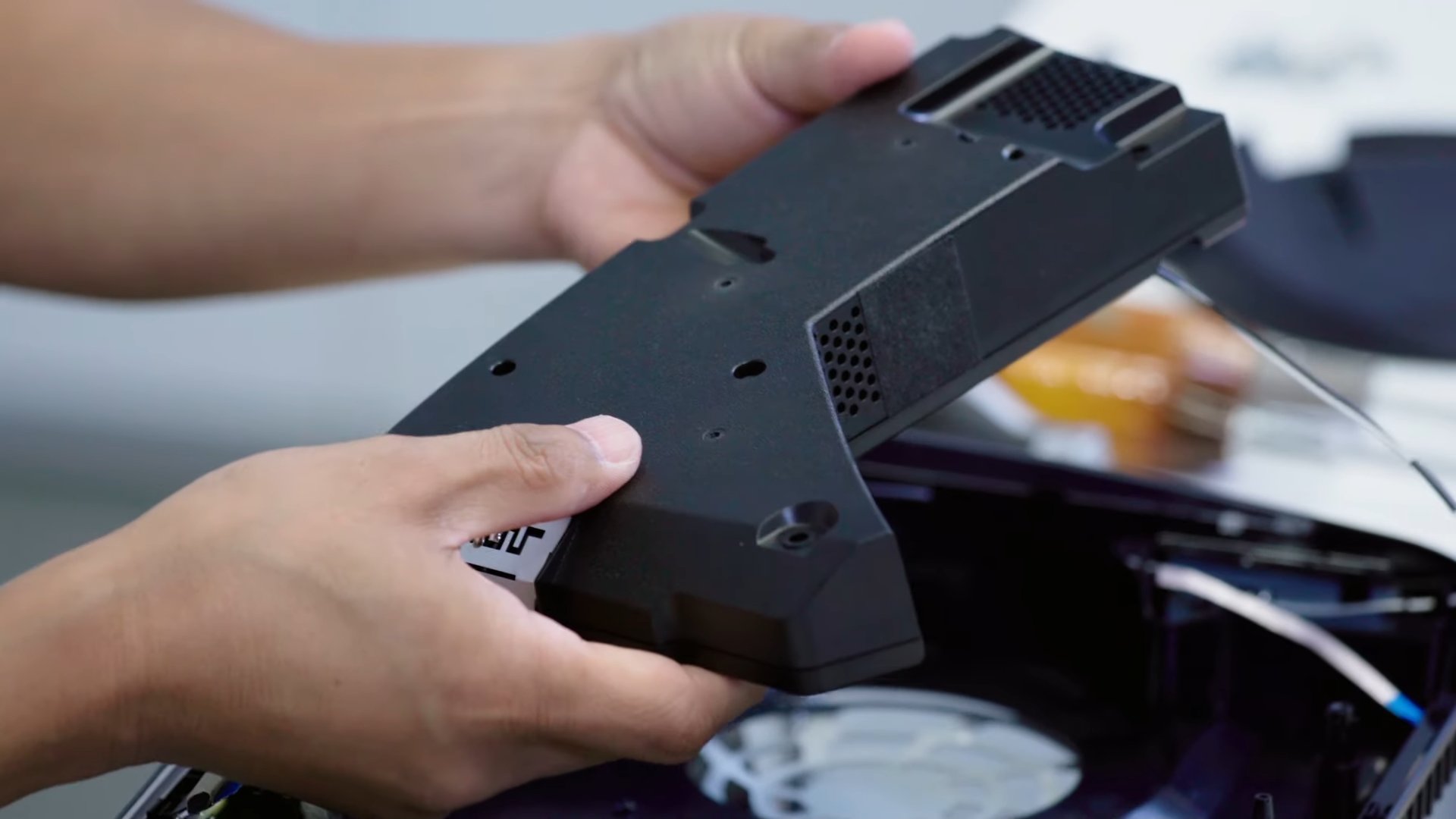 رسمياً: الكشف عن قطع PS5 ، عتاده من الداخل ، نظام التبريد والـ SSD!! PS5 سوني عتاد نظام التهوية التبريد