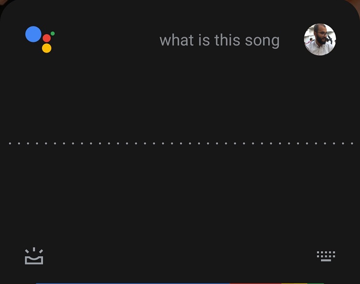 أو يمكنك أيضاً القيام بالسؤال عن الأغنية بصوتك