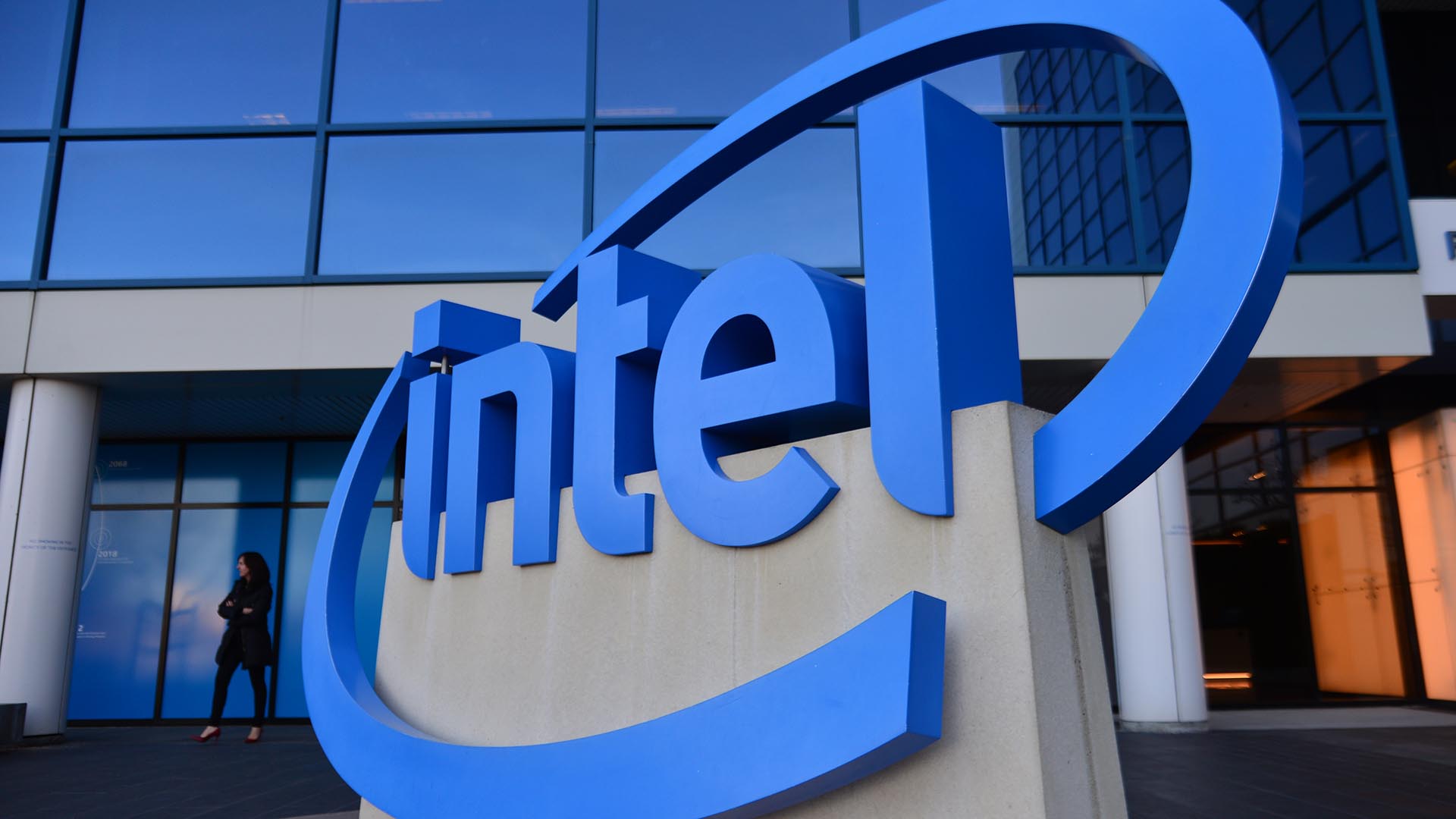 إيرادات شركة Intel للمؤسسات تنخفض بنسبة 47٪ في الربع الثالث من 2020