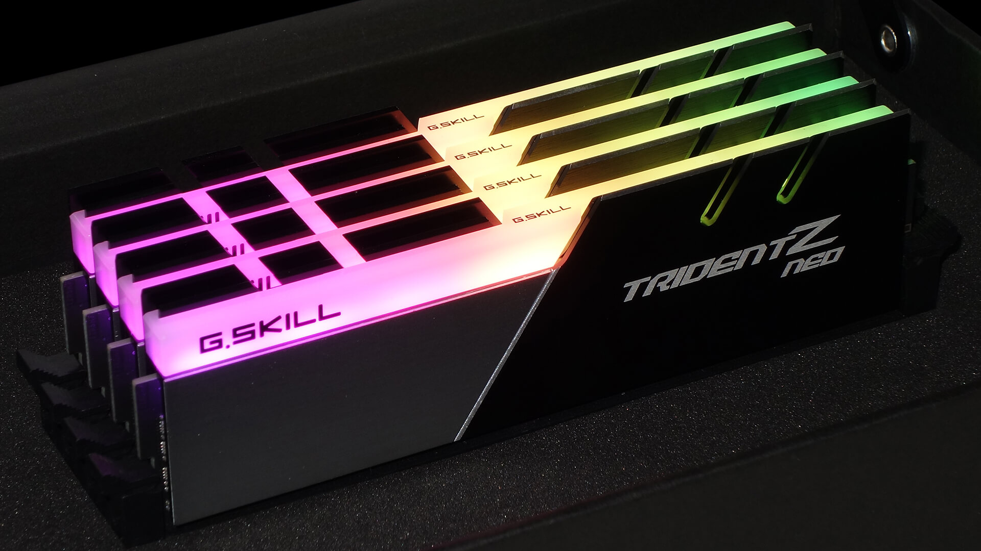 ذواكر Trident Z Neo DDR4 تحصل على حزم جديدة لدعم معالجات Ryzen 5000!