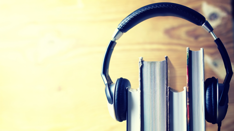 تطبيقات مفيدة: أفضل 7 تطبيقات للاستماع للكتب والروايات!
