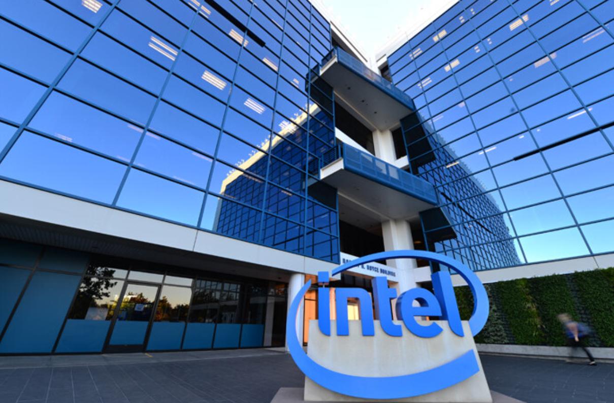 موظف سابق في إنتل سرق 3900 ملف خطير عن معالجات Xeon