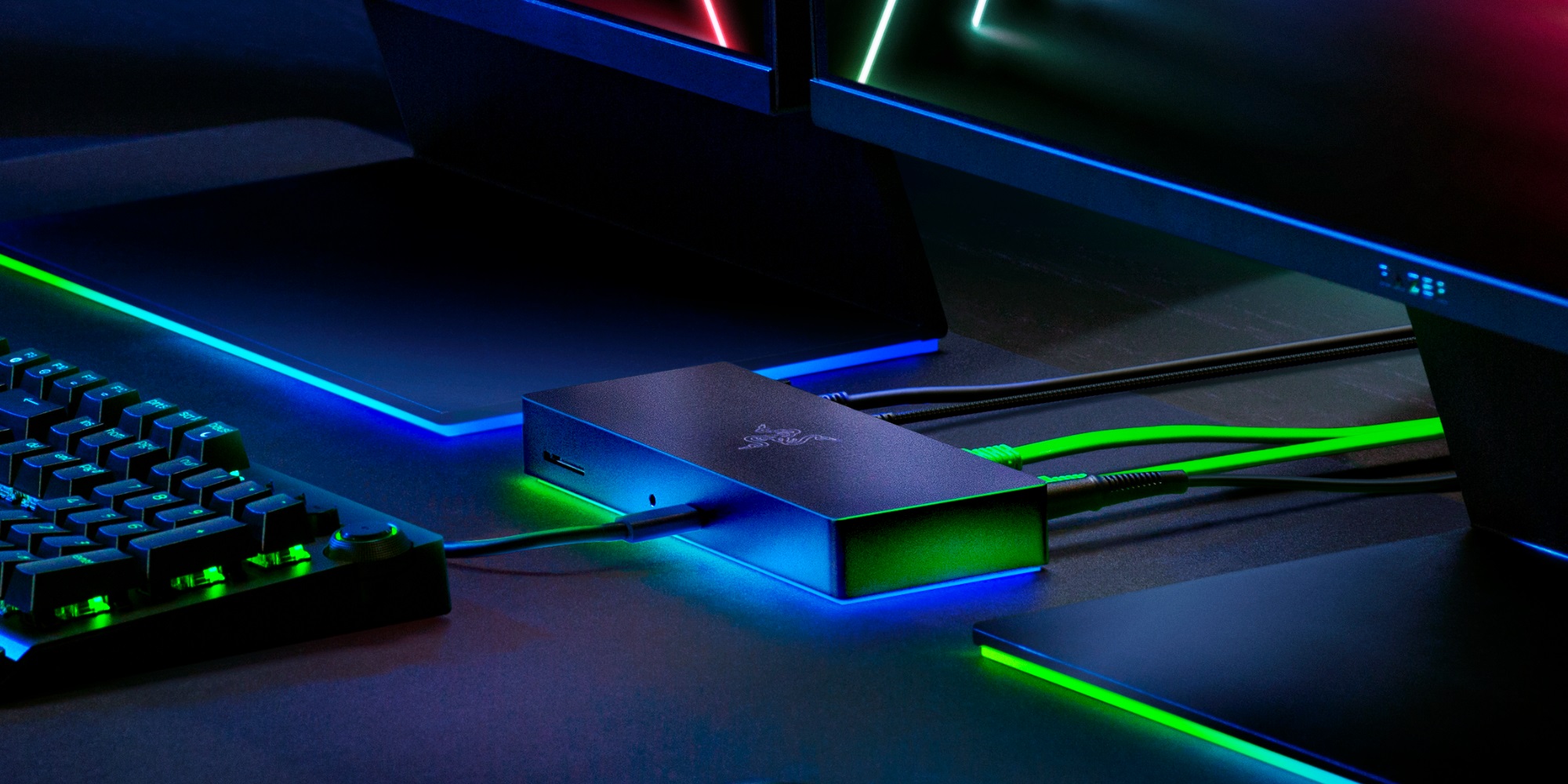شركة Razer تكشف عن وحدة Thunderbolt 4 Chroma Dock الجديدة!