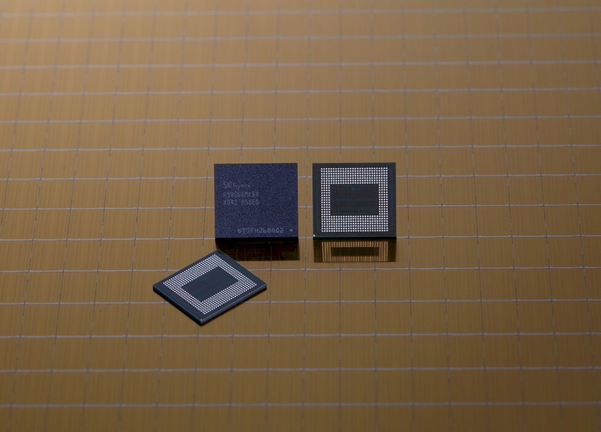 شركة SK Hynix تبدأ في تصنيع ذواكر 18GB من نوع LPDDR5 للأجهزة المحمولة