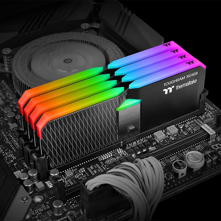 ثيرمالتيك تعلن عن ذواكر ToughRAM XG بإضاءة RGB وتردد يصل إلى 4600MHz