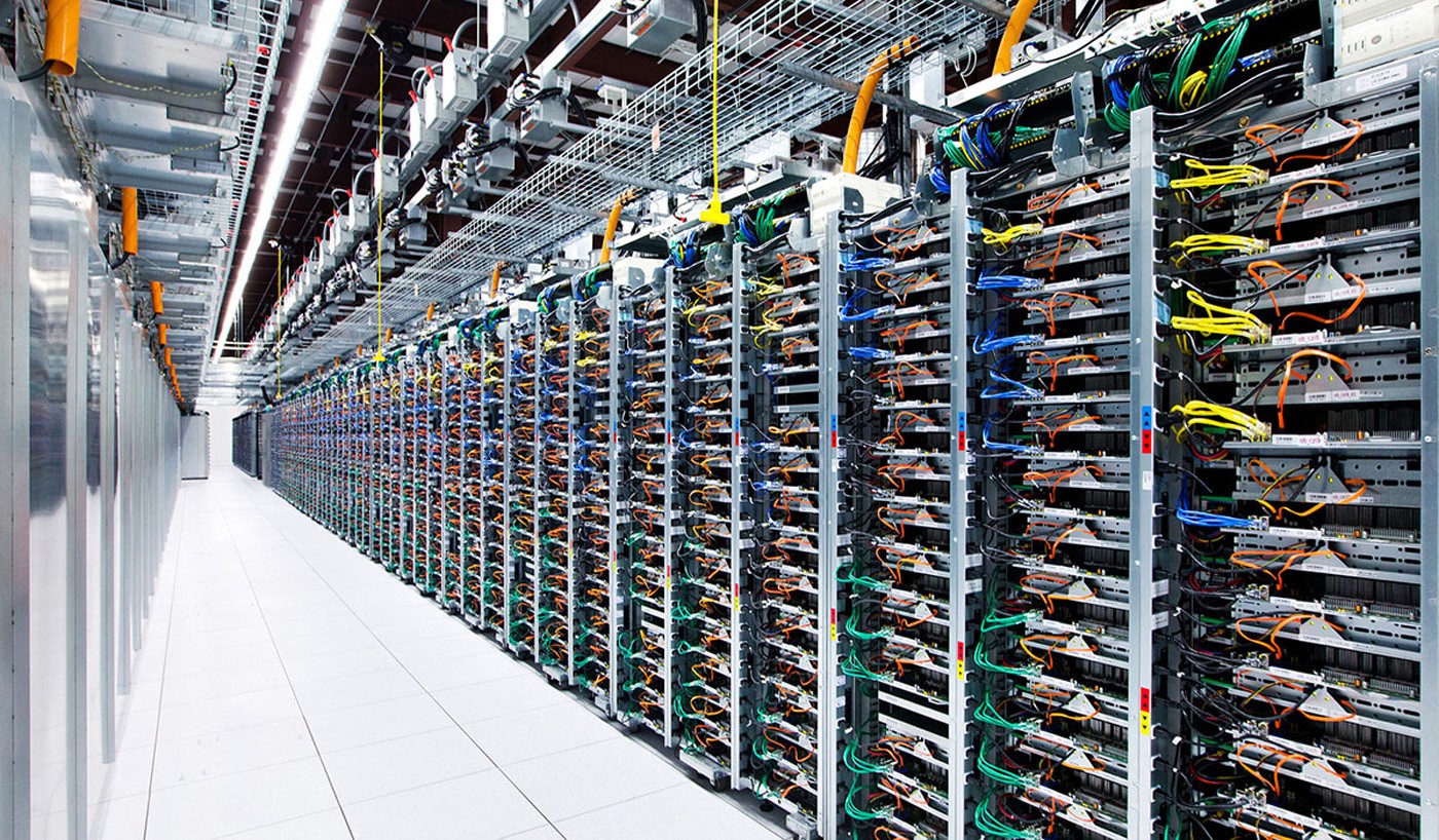 ما هي مراكز البيانات Data Centers