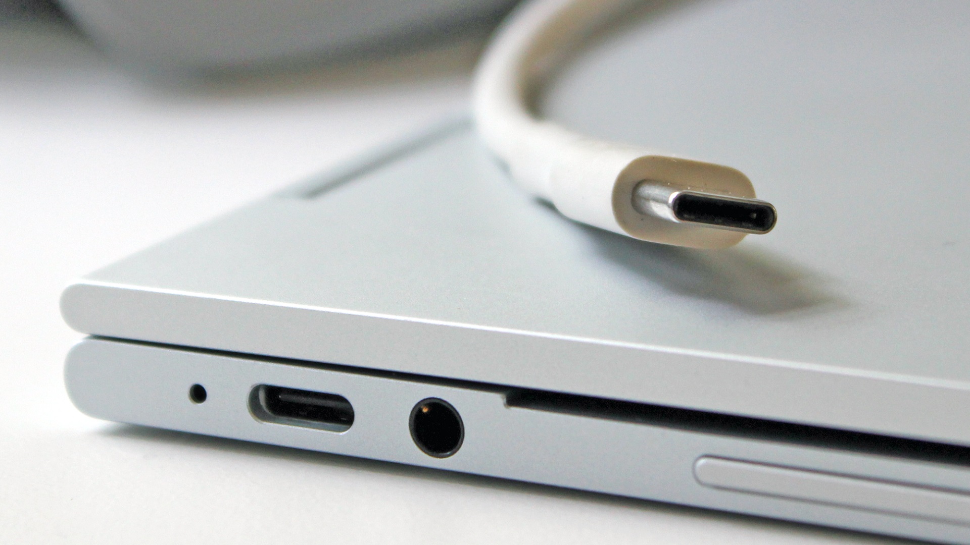توصيلات الـ USB ستصبح قادرة على توصيل 240 واط من الطاقة!