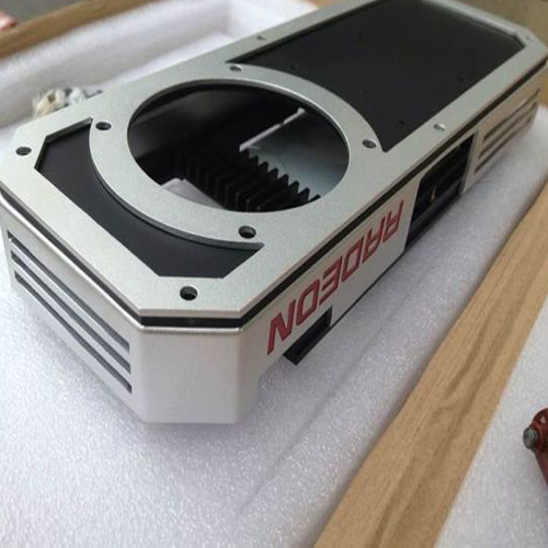 أول صورة لمشتت بطاقة R9 390X من AMD