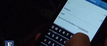 عرض نظام BlackBerry 10 على هاتف Z10 في معرض CES 2013, يبدو مُبتكر و مُذهل