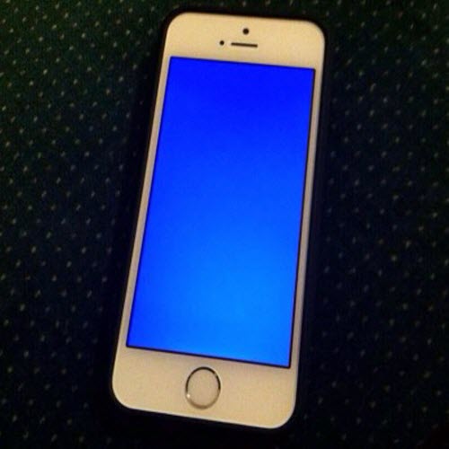 شاشة الموت الزرقاء تنتشر بين هواتف iPhone 5s