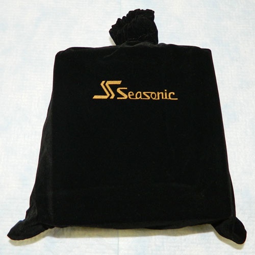 إستعراض مزوادت الطاقة فى جناح Seasonic فى معرض Computex
