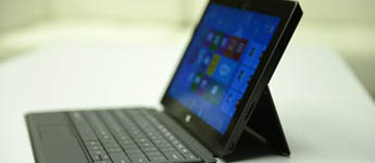 المُستخدمون غاضبون من مايكروسوفت نتيجة لعدم توافُر أجهزة Surface Pro