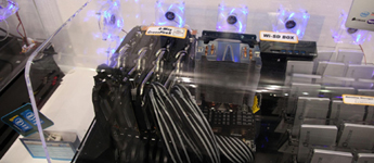 ASRock تعرض لوحة Z87-Extreme 11 و قدرتها علي تشغيل 22 قرص حالة صلبة في نفس الوقت