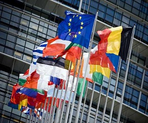 اللجنة الأوروبية توافق على صفقة جوجل لشراء موتورولا مقابل 12.5 مليار دولار