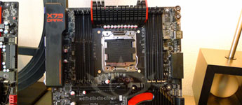EVGA تكشف عن للوحة الأم EVGA X79 Dark (CES 2013)