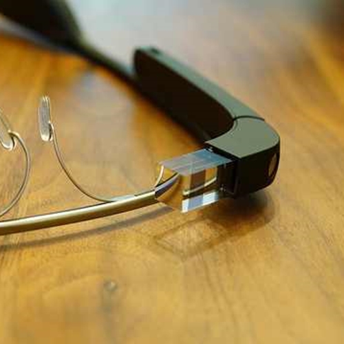 Google : النظارة الذكية GLASS أصبحت متوفر بشكل الرسمي في الأسواق