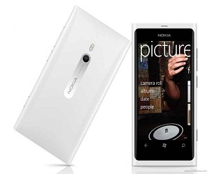 نوكيا تستعد لإطلاق هواتف Lumia 800 في لونها الأبيض خلال هذا الشهر