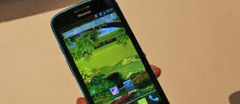 ظهور أول هاتف أندرويد رُباعي الأنوية لشركة HiSense (CES 2013)