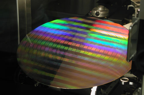 هل سوف تستطيع Intel ان تصنع معالج رباعي النواة SoC منخفض الطاقة قائم على معمارية ARM؟