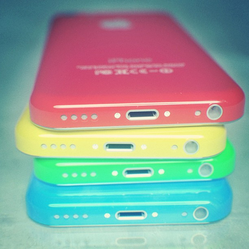 الاسعار الرسمية لهواتف iPhone5S و iPhone5C