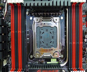 المزيد من المعلومات حول لوحة Asus X79 Rampage IV Extreme