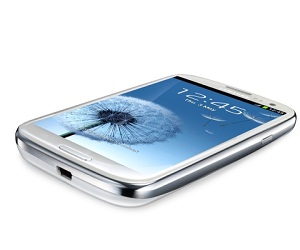 Samsung تنفي الإشاعات حول عدم إطلاق هاتف Galaxy S III 64GB