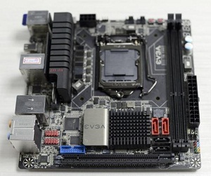 EVGA تنشر بعض الصورة للوحة أم Mini-ITX Z77