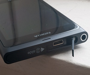 نوكيا تستعد لإطلاق برنامج جديد لإصلاح مشاكل بطارية هواتف Lumia 800 في 18 يناير