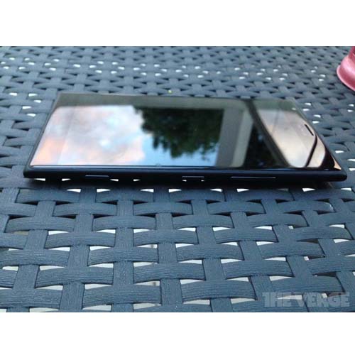 هذا هو Nokia Lumia 1520, هاتف Windows Phone ضخم بشاشة عرض بمقاس 6 إنش بدقة 1080p