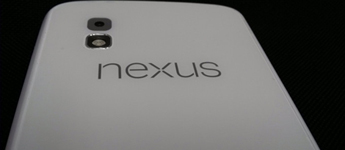 ظهور صورة تؤكد تطوير شركة جوجل لهاتف Nexus 4 أبيض اللون